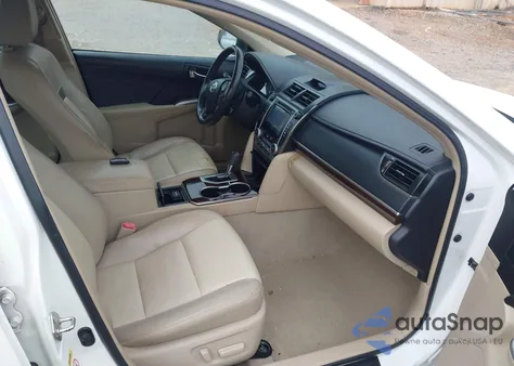 2013 Toyota Camry Xle z USA, uszkodzony, nr VIN 4T4BF1FK3DR283063